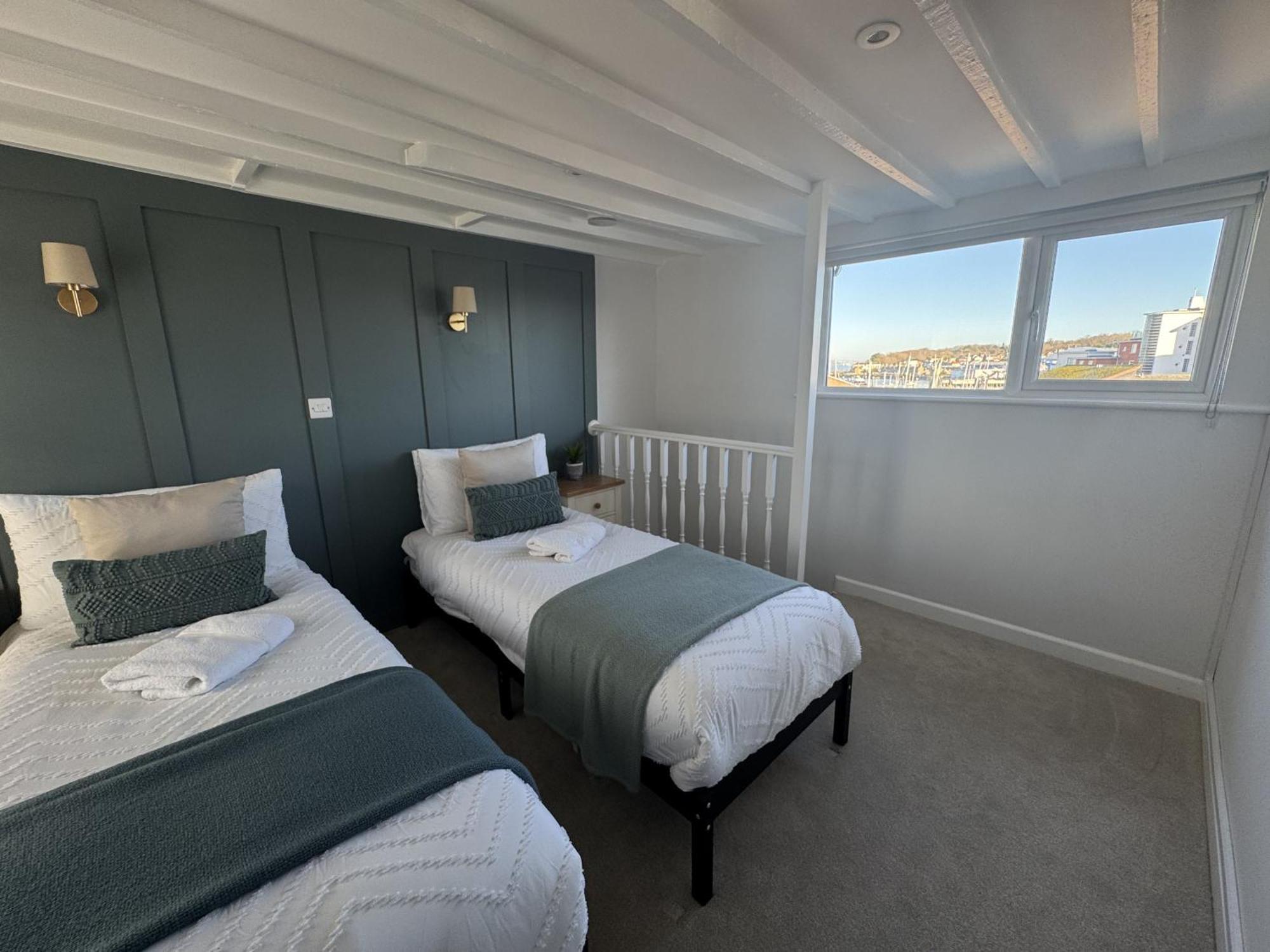 Driftwood House - Luxury Dog-Friendly Townhouse In Cowes, Steps From Marina Villa Cowes  Eksteriør billede
